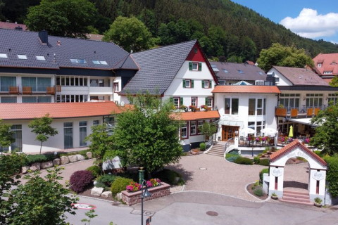 Hotel Ochsen**** mit Villa Commerell, Hochzeitslocation Höfen an der Enz, Kontaktbild