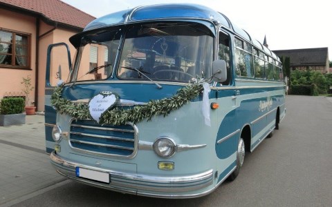 Oldtimerbus für die ganze Hochzeitsgesellschaft mieten Bild 1