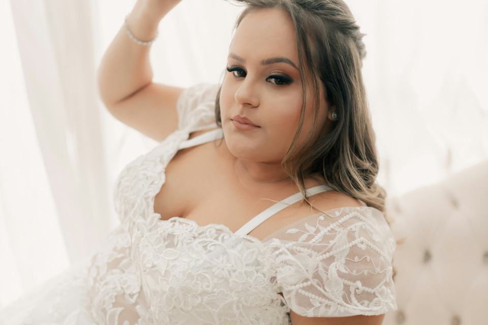 Curvy Bride: So findet ihr das perfekte Brautkleid für eure Kurven Bild 1 Curvy Bride: So findet ihr das perfekte Brautkleid für eure Kurven Bild 1